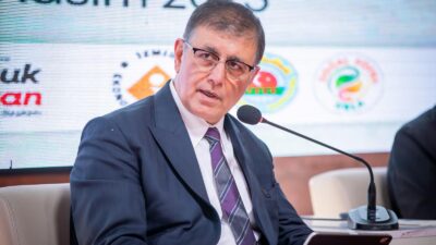 Zeytin Yasası’ndaki değişiklikleri eleştiren Tugay, üreticinin güveninin sarsılmasının bölgesel kalkınmaya