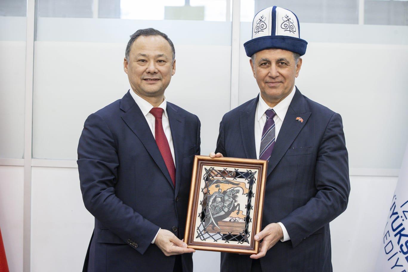 Ankara Büyükelçisi Kazakbaev, İzmir’in turizm, sanayi ve yerel yönetim tecrübelerinden