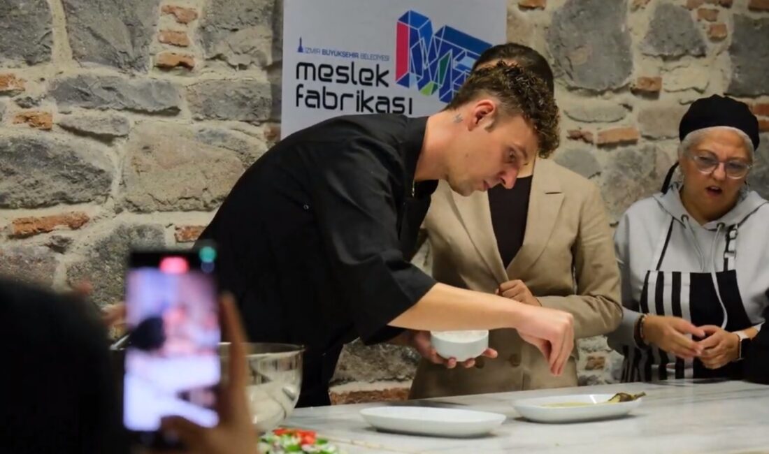 Şef Rıfat Yurttaş, İzmir Büyükşehir Belediyesi’nin pastacı çıraklığı kursundan mezun