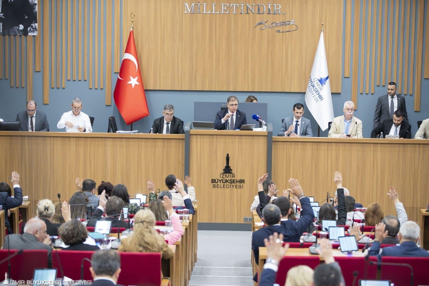 2026–2028 bütçesi oy çokluğuyla kabul edildi. Afet yönetiminden ulaşıma, tünel