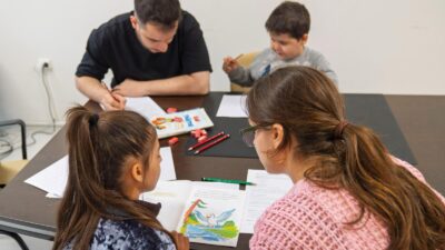 İzmir Büyükşehir Belediyesi, okuma yazma güçlüğü çeken çocukların gelişimine destek