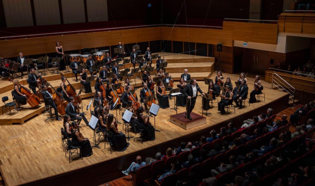 Ahmed Adnan Saygun Sanat Merkezi’nde gerçekleşen konserde, virtüöz performanslar ve