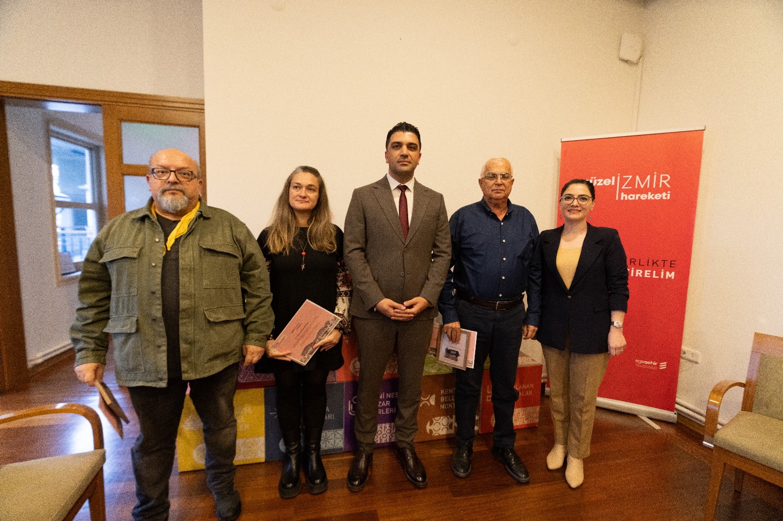 İzmir’in kamusal mekanları masaya yatırıldı: Şato’da fikir zirvesi başladı