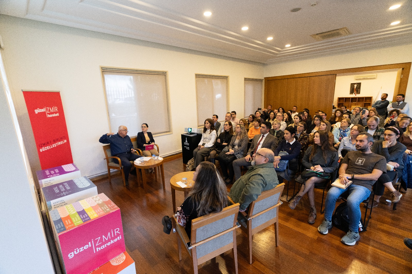 İzmir Büyükşehir Belediyesi’nin başlattığı “Şato’da Kamusal Mekan Söyleşileri” ile kentteki