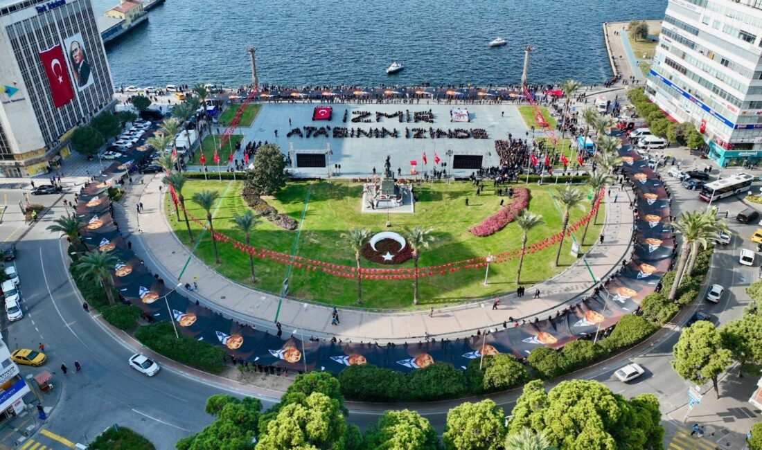 Kordon siyaha bürünecek, 350 metrelik Atatürk posteri dalgalanacak. İzmir, 10