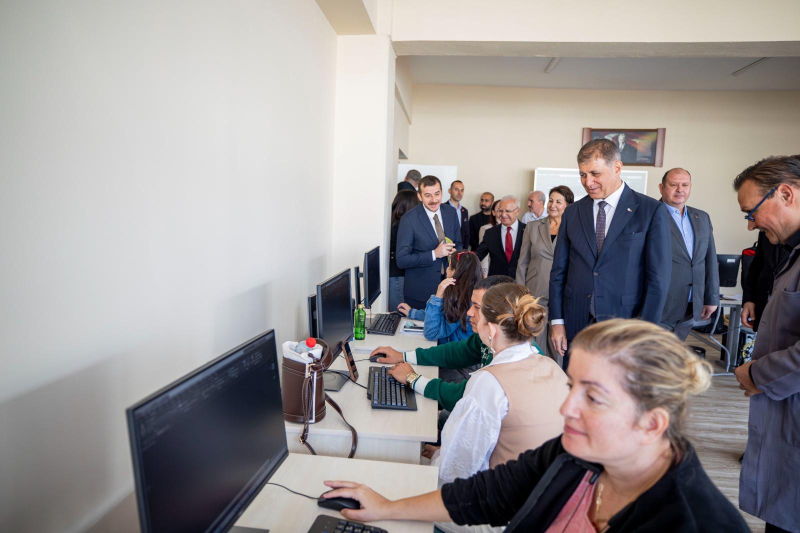 İzmir Büyükşehir Belediyesi, Meslek Fabrikası’nı sanayiye taşıdı. Menderes ESTİM’de açılan
