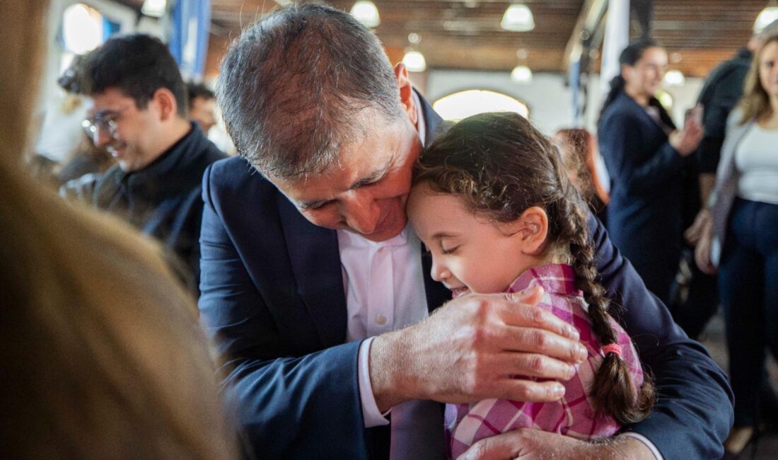 Yuvamız İzmir merkezlerinde eğitim gören minikler, üniversiteli gönüllülerle buluşuyor. Proje,