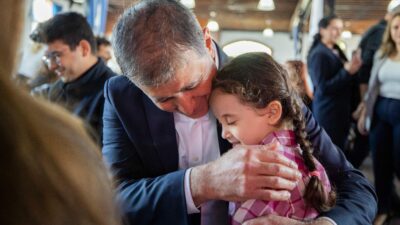 Yuvamız İzmir merkezlerinde eğitim gören minikler, üniversiteli gönüllülerle buluşuyor. Proje,