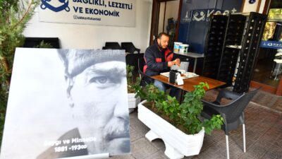 Atatürk’ün anıldığı bu özel günde İzmir Büyükşehir Belediyesi, dayanışma ve