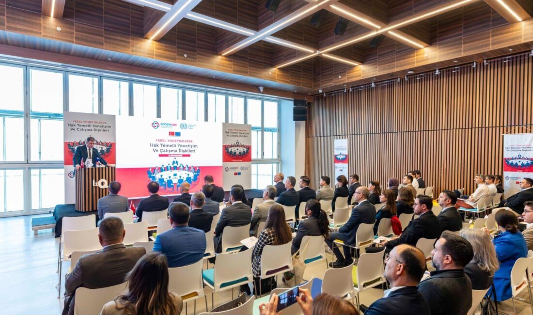 Başkan Tugay: “Makam odalarını kaldırıyoruz” İzmir Büyükşehir Belediye Başkanı Dr. Cemil Tugay, belediyede açık ofis