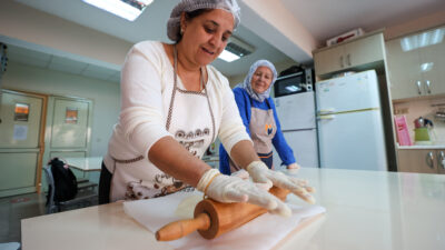 Buca Belediyesi ve Halk Eğitimi Merkezi iş birliğiyle düzenlenen ücretsiz