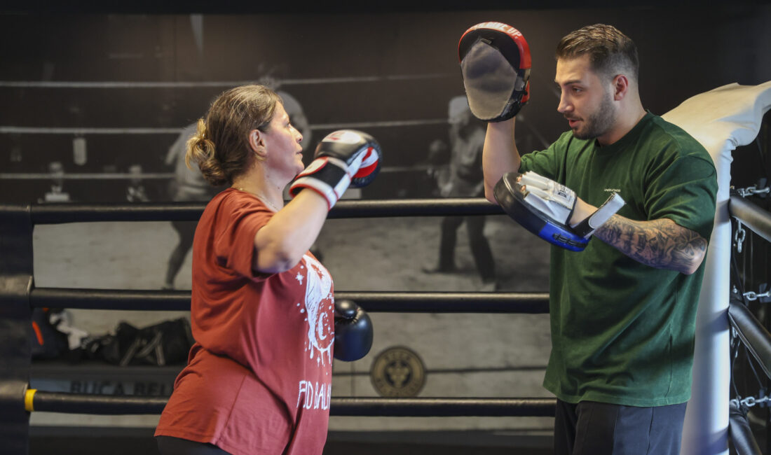 Bucalı kadınlar Kick boksla güçleniyor Buca Belediyesi’nin ücretsiz kick boks kursları, kadınlara hem spor hem