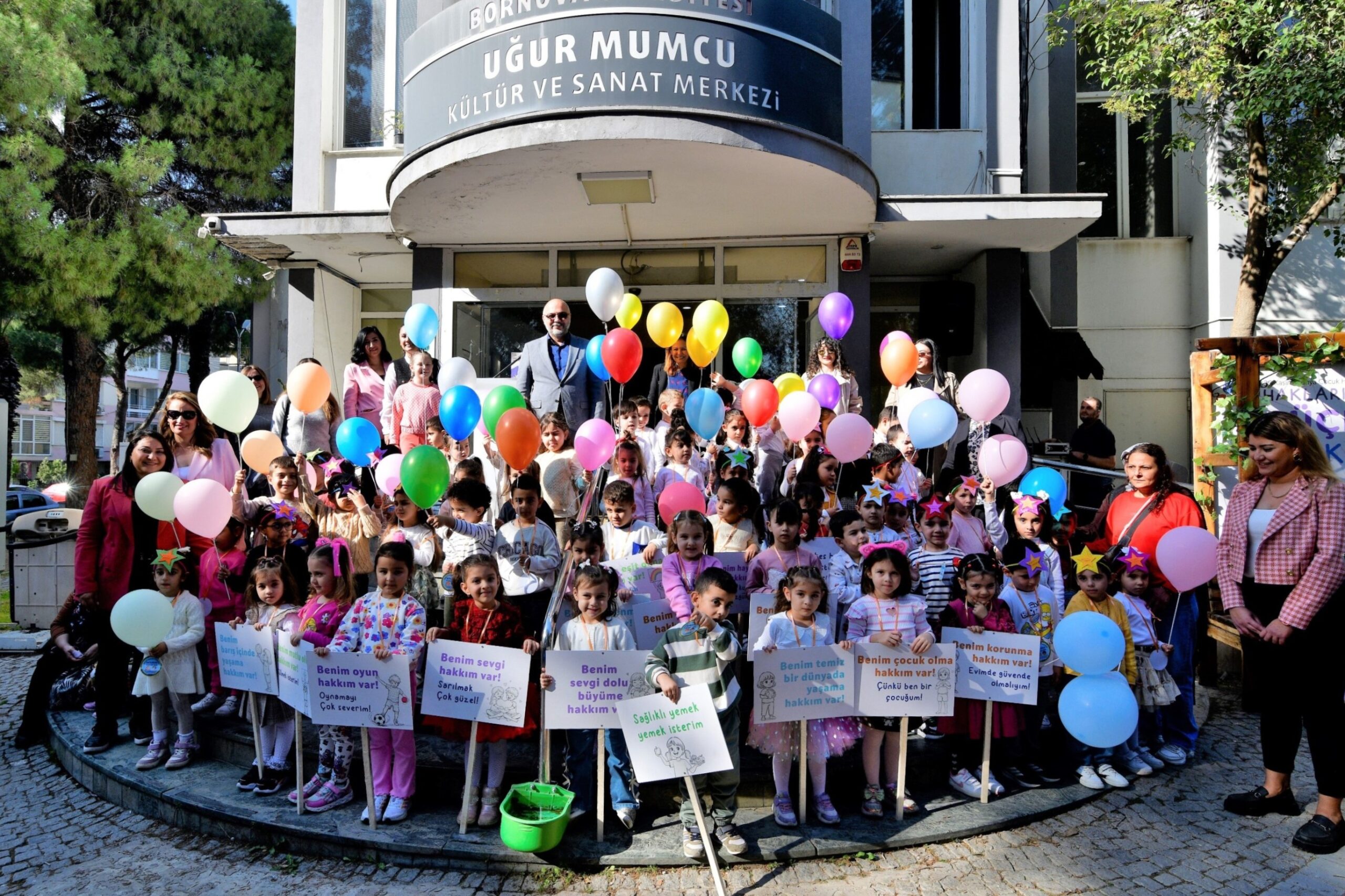 Bornova Belediyesi, 20 Kasım Dünya Çocuk Hakları Günü kapsamında çocukların