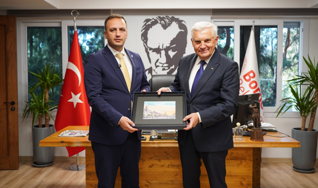 Bornova ve Białystok arasında sürdürülebilir geleceğe dostluk adımı Bornova Belediyesi, kardeş şehir Białystok’tan gelen heyeti ağırladı. Ziyarette iki