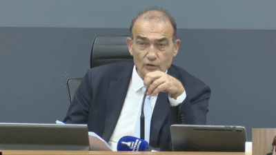 İzmir Büyükşehir Belediye Meclisi’nde 9 ilçe bütçesi oybirliğiyle kabul edildi.