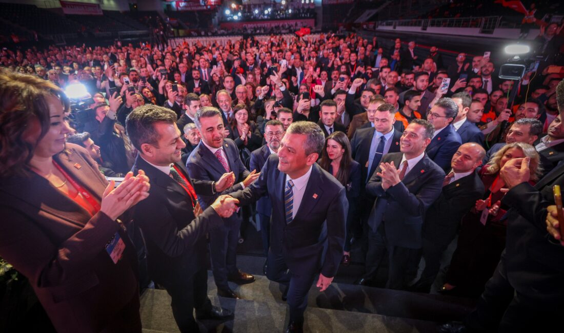 Adaylık süresinin iki kez uzatıldığı kurultayda yoğun talep dikkat çekti.