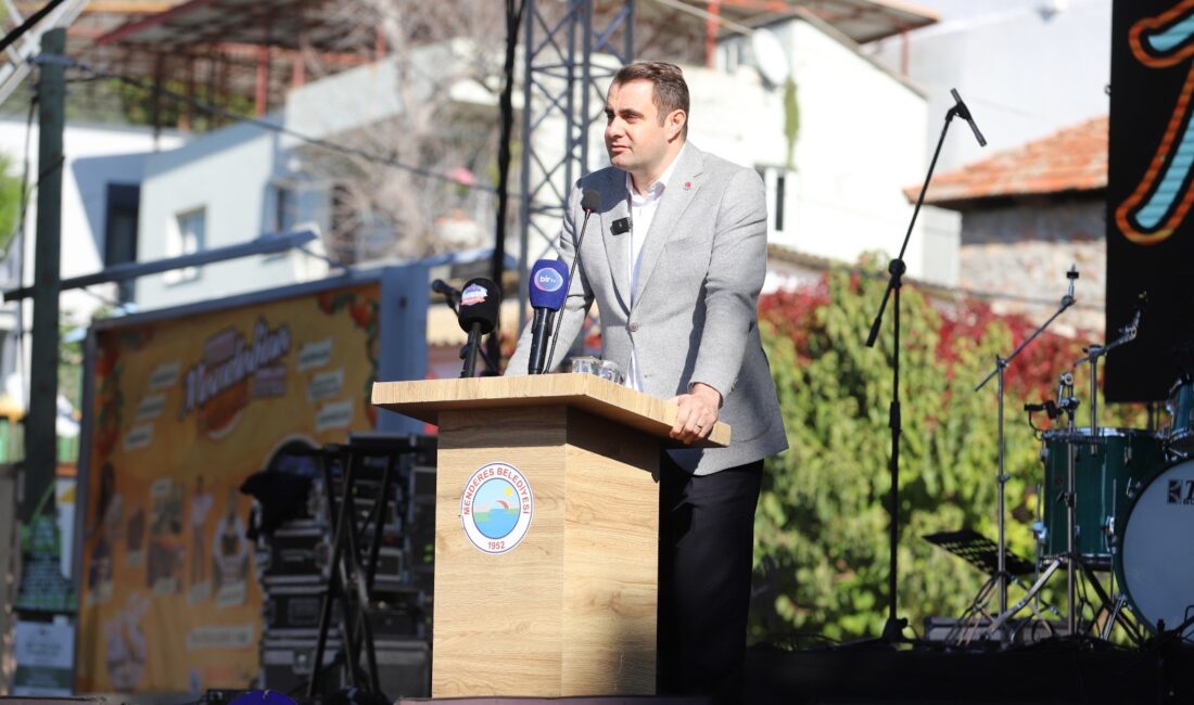 CHP İzmir İl Başkanı Çağatay Güç, mandalina üreticisinin 3–4 liralık