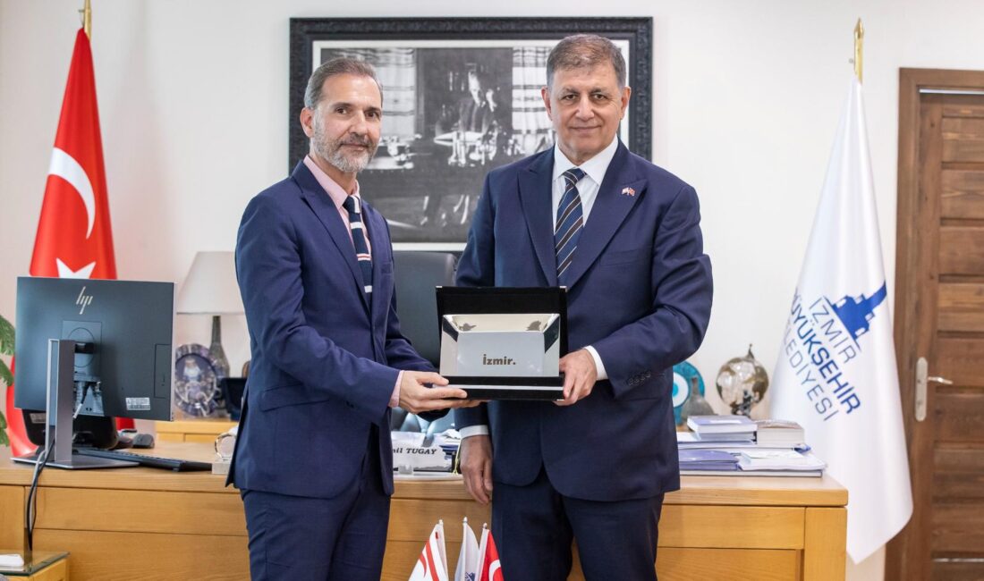 İzmir Büyükşehir Belediye Başkanı Dr. Cemil Tugay, KKTC Başkonsolosu Mustafa