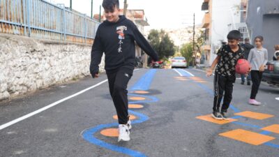 Konak Belediyesi’nin Renkli Yol Uygulaması, Yeşiltepe İlkokulu sokağında da hayat