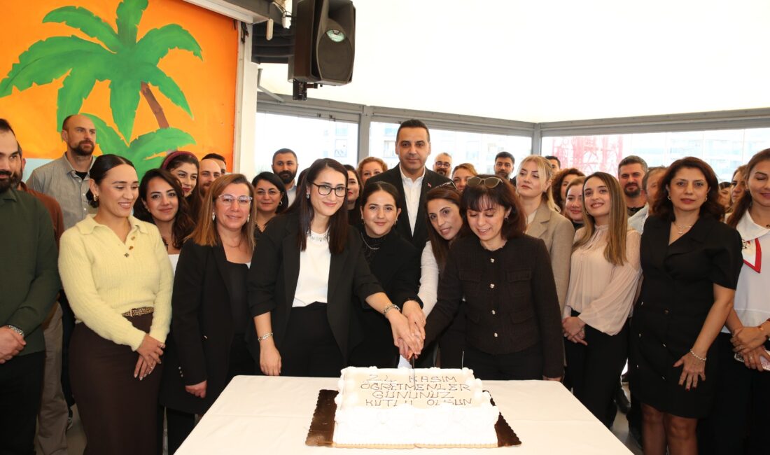 Çiğli Belediye Başkanı Onur Emrah Yıldız, 24 Kasım Öğretmenler Günü’nde