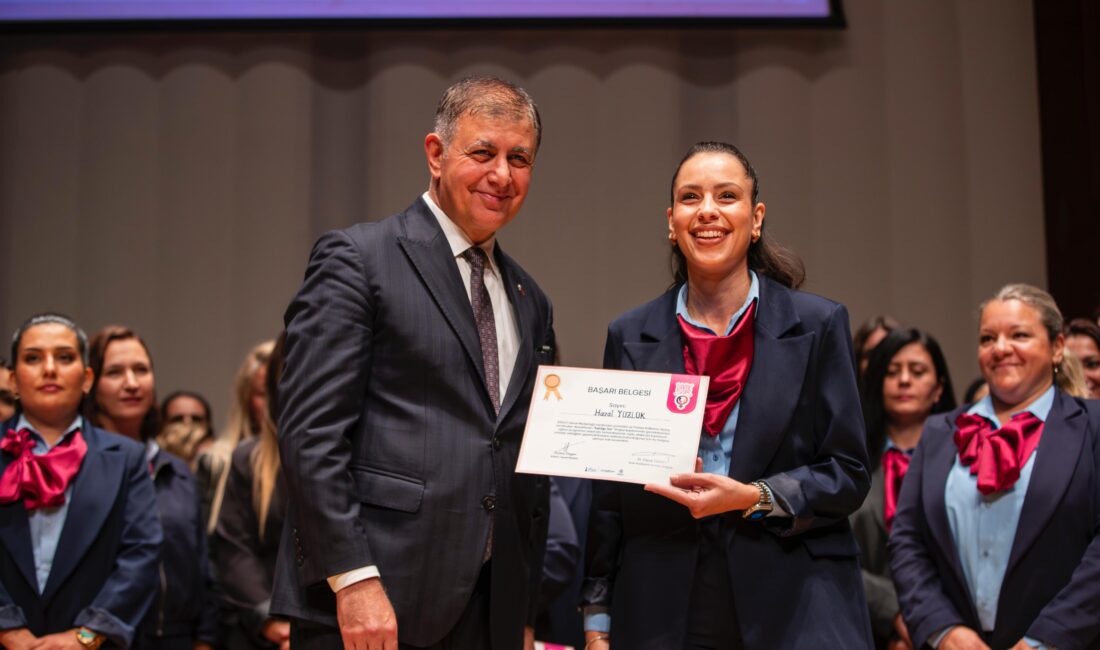 "Eşitliğe Sür" projesini tamamlayan İzmir Büyükşehir, toplu ulaşımda kadın istihdamında