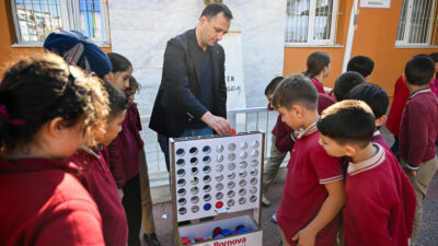 Bornova Belediyesi, Şehit Musa Can Okulları’na iki adet zeka geliştirici