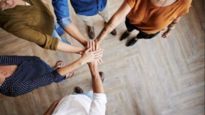 İzmir Büyükşehir Belediyesi, “Hep Birlikte İzmir” bülteniyle kadın, çocuk ve