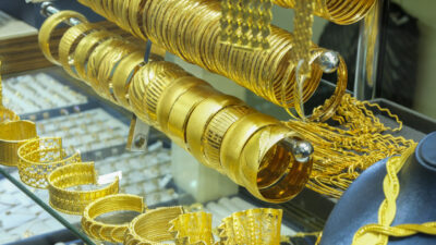 Gram altın fiyatı 5.470 TL’ye geriledi; yatırımcılar işçilik farkını göz