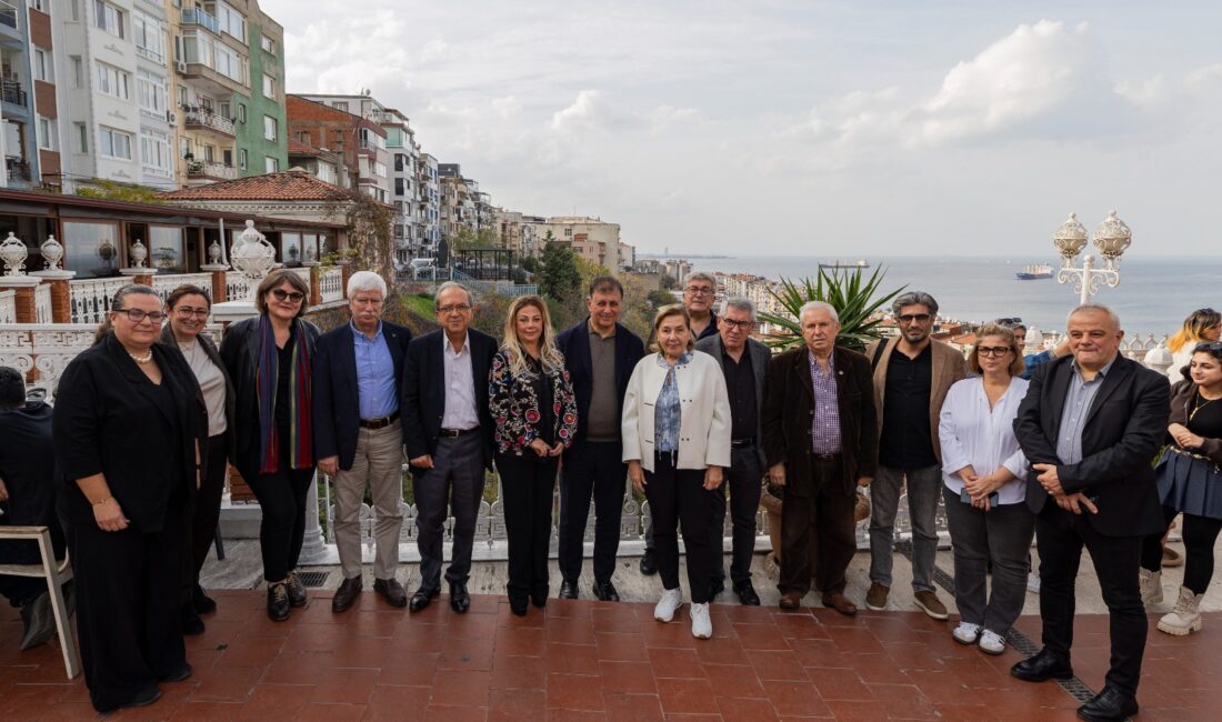 İzmir Büyükşehir Belediyesi'nin bu yıl 26’ncısını düzenlediği Barış Selçuk Gazetecilik