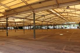 Karşıyaka’da Bostanlı Pazaryeri’nin “Tekstil Günleri” etkinliğine tahsis edilmesi esnafla belediyeyi