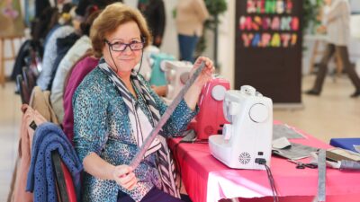 Buca Belediyesi’nin çanta yapım atölyesinde üretilen çantalardan elde edilen gelir,