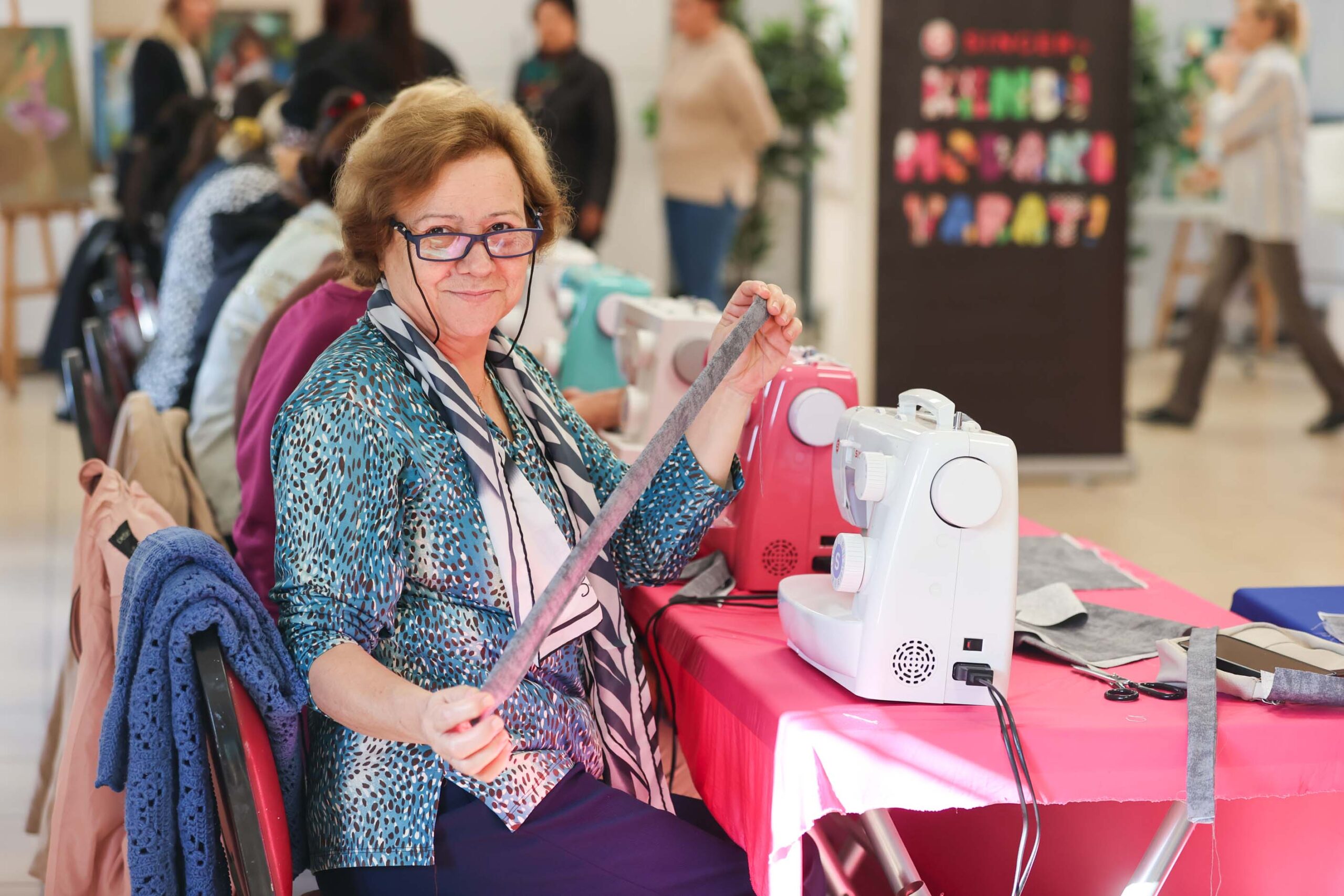 Buca Belediyesi’nin çanta yapım atölyesinde üretilen çantalardan elde edilen gelir,