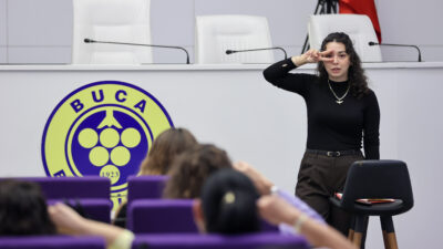 Buca Belediyesi, işitme engelli vatandaşlara daha etkin hizmet sunmak amacıyla