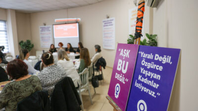 Buca Belediyesi’nin ‘Aşk Bu Değil’ atölyesinde televizyon dizilerinin şiddeti romantize