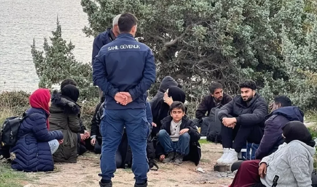 İzmir’in Çeşme ilçesi Sazlıköy mevkiinde Sahil Güvenlik ekipleri tarafından yapılan