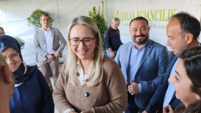 İzmir’in Ödemiş ilçesinde düzenlenen 20. Süs Bitkileri ve Fidancılık Fuarı,