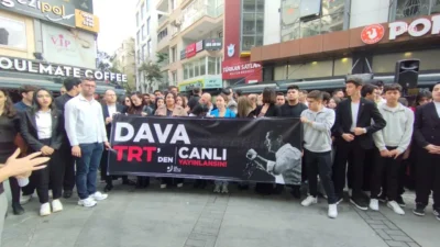 CHP İzmir Gençlik Kolları, Cumhurbaşkanı adayı Ekrem İmamoğlu’nun davasının TRT’den
