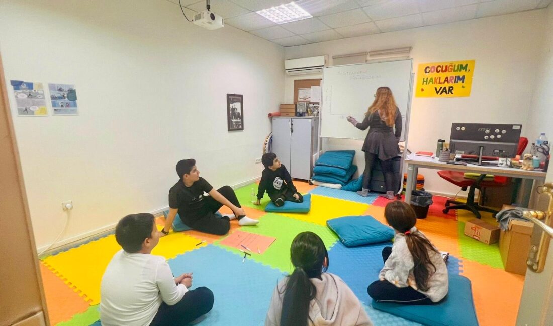 İzmir Büyükşehir Belediyesi’nin 7-14 yaş arası çocuklara yönelik Çocuk Merkezleri,