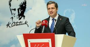 İzmir’deki bir lisede yaşanan “Andımız” tartışması siyaset gündeminde. CHP Sözcüsü