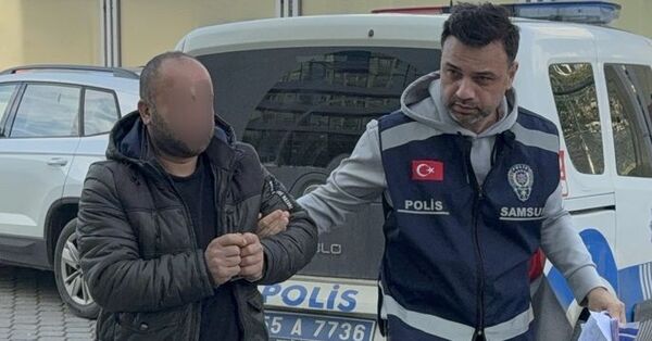 Afyonkarahisar’da bir kişinin dört çocuğunu kemerle darbettiği anları kayda aldığı