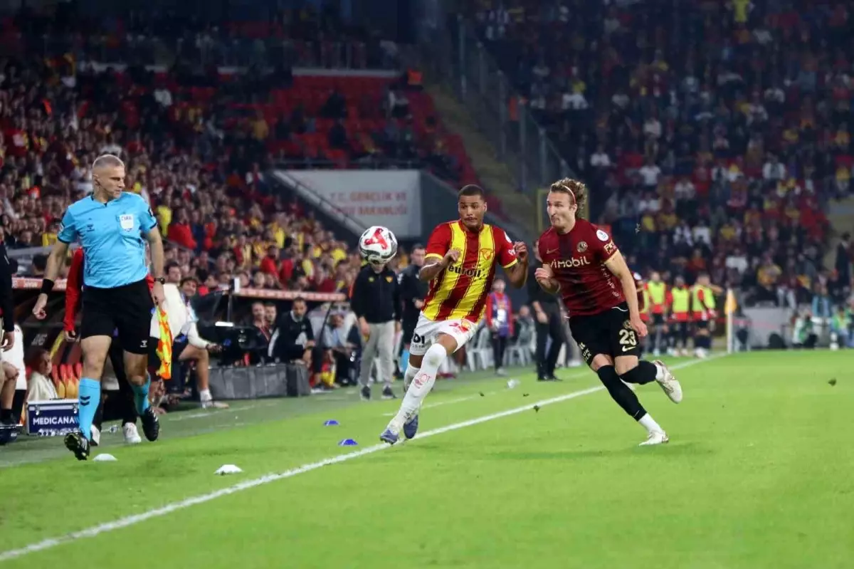 Trendyol Süper Lig’in 11. haftasında Göztepe, taraftarı önünde konuk ettiği