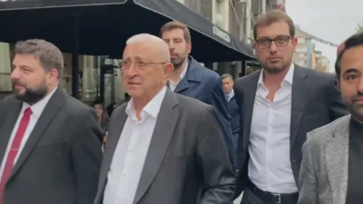 CHP’nin cumhurbaşkanı adayı Ekrem İmamoğlu’nun babası Hasan İmamoğlu ve oğlu