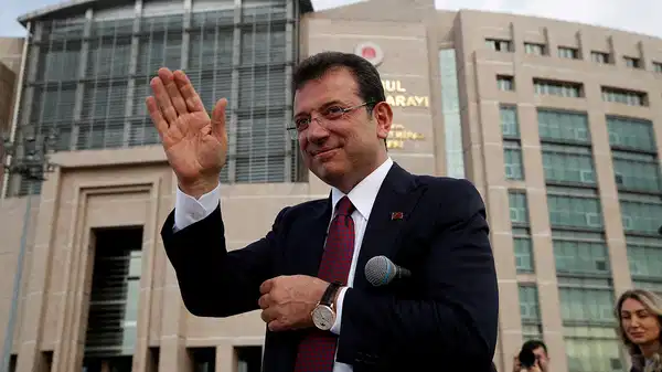 İstanbul Büyükşehir Belediye (İBB) Başkanı Ekrem İmamoğlu'nun da aralarında bulunduğu