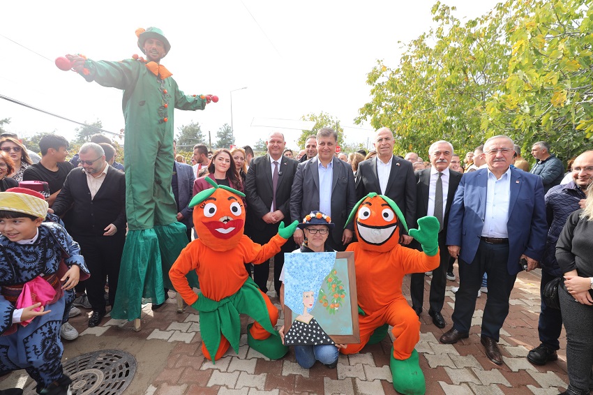 Menderes Belediyesi’nin geleneksel Gümüldür Özdere Mandalina Festivali 14-16 Kasım tarihlerinde