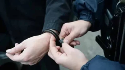 İzmir'de bir haftalık denetimde, çalıntı motosikletler, tarihi eserler ve yasadışı