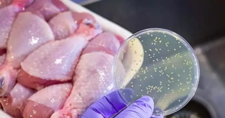 İzmir'de son tüketim tarihi geçmiş yaklaşık 30 ton gıda ürününün