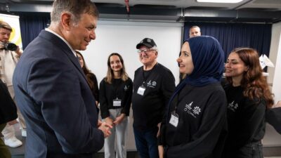 İzmir Büyükşehir Belediyesi, “Yurttaş Akademisi - Kent Denetçileri Programı” ile