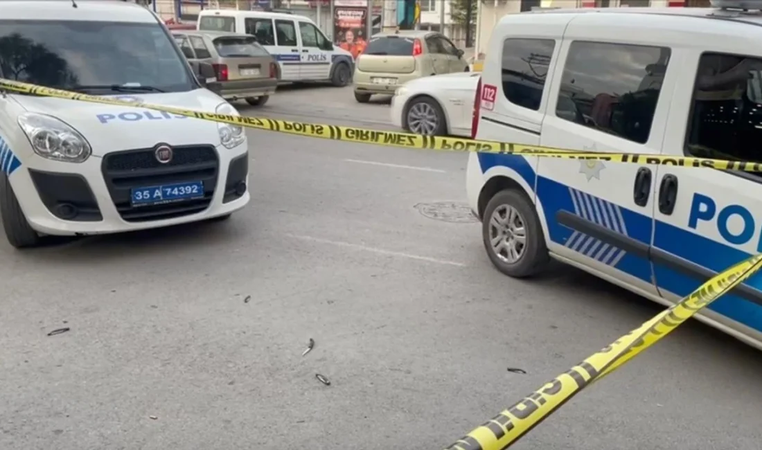 İzmir Bayraklı ilçesinde kavga ihbarına giden polis ekiplerine yönelik saldırıda,