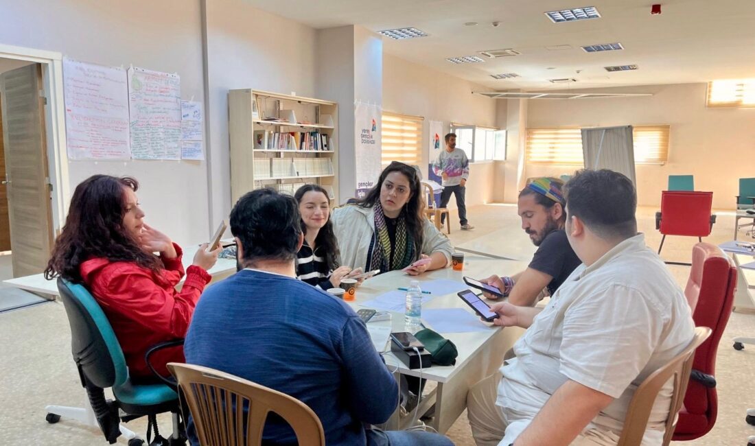 İzmir Büyükşehir Belediyesi, Antalya ve Eskişehir iş birliğiyle gençlere yerel