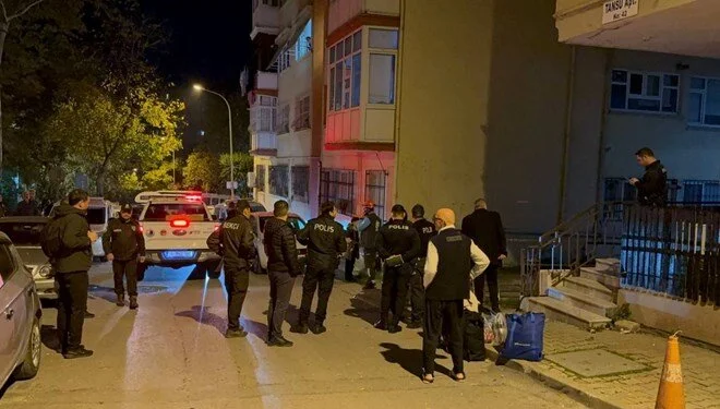 Kartal'da kolonlarında çatlaklar oluşan 4 katlı bina, tedbir amaçlı boşaltılarak
